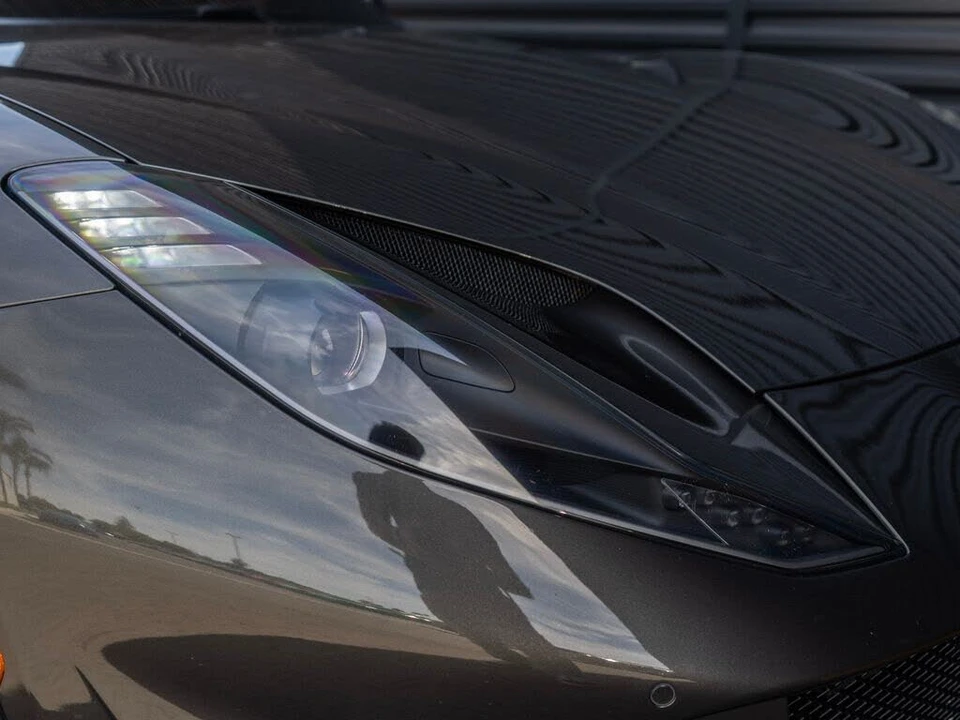 2019 Ferrari 812 Superfast - Image 13 of 28