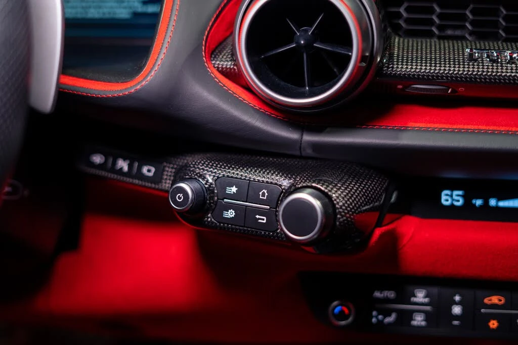 2019 Ferrari 812 Superfast - Image 15 of 31
