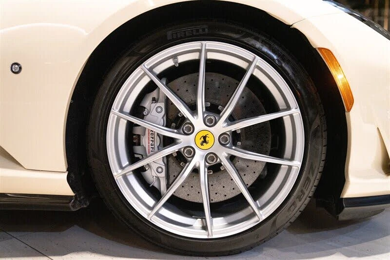 2019 Ferrari 812 Superfast - Image 9 of 31