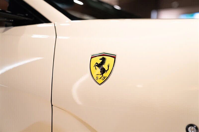 2019 Ferrari 812 Superfast - Image 10 of 31