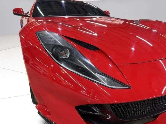 2019 Ferrari 812 Superfast - Image 15 of 31