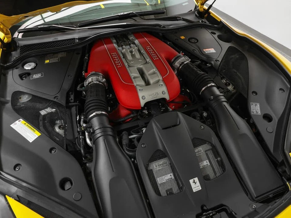 2019 Ferrari 812 Superfast - Image 15 of 31