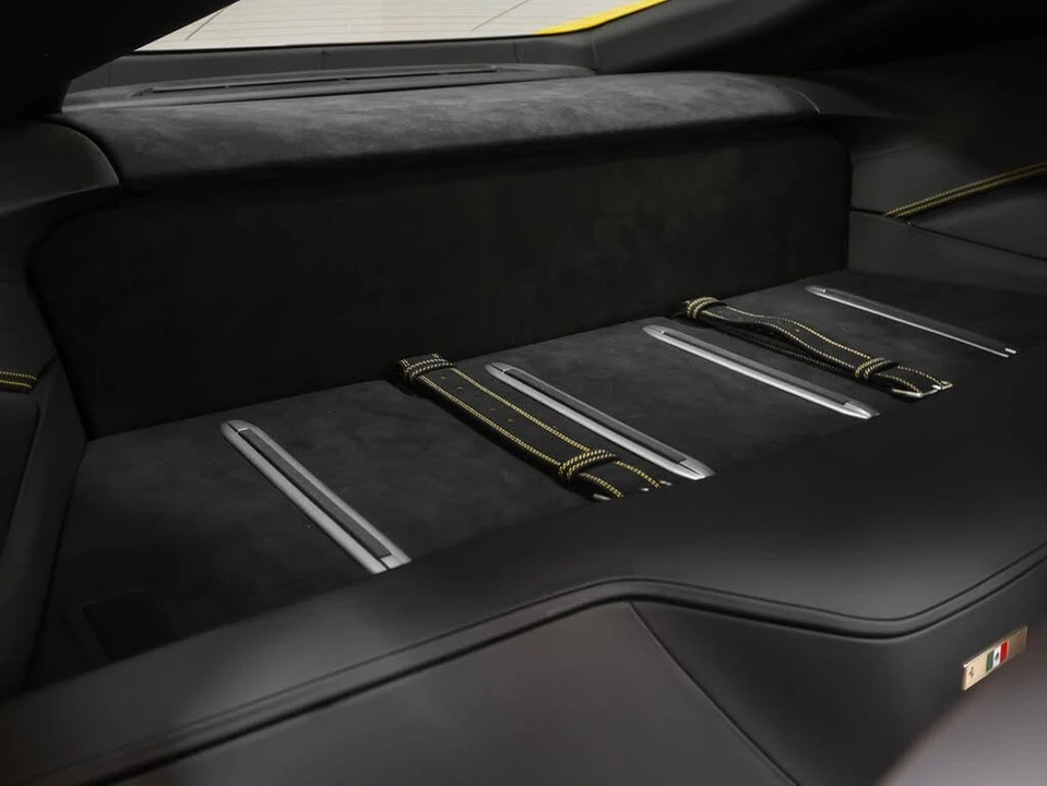 2019 Ferrari 812 Superfast - Image 25 of 31