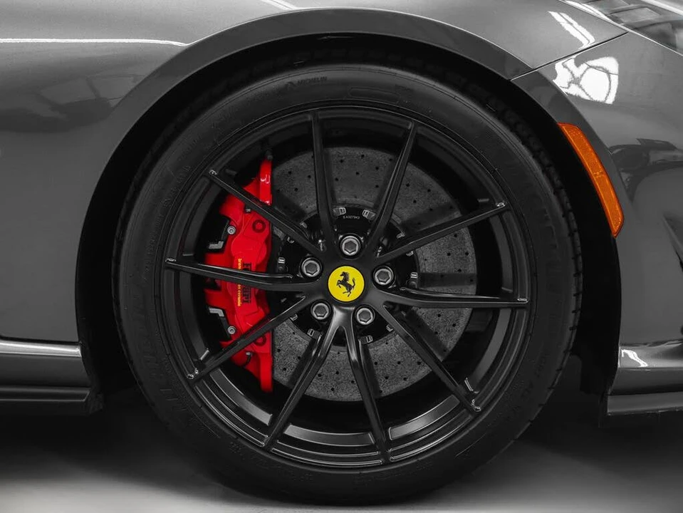 2019 Ferrari 812 Superfast - Image 15 of 31