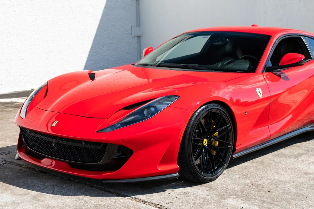 2019 Ferrari 812 Superfast - Image 15 of 31