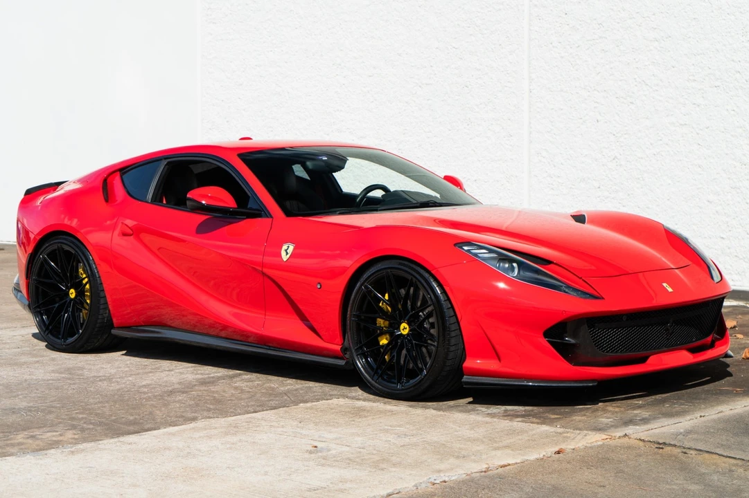 2019 Ferrari 812 Superfast - Image 7 of 31