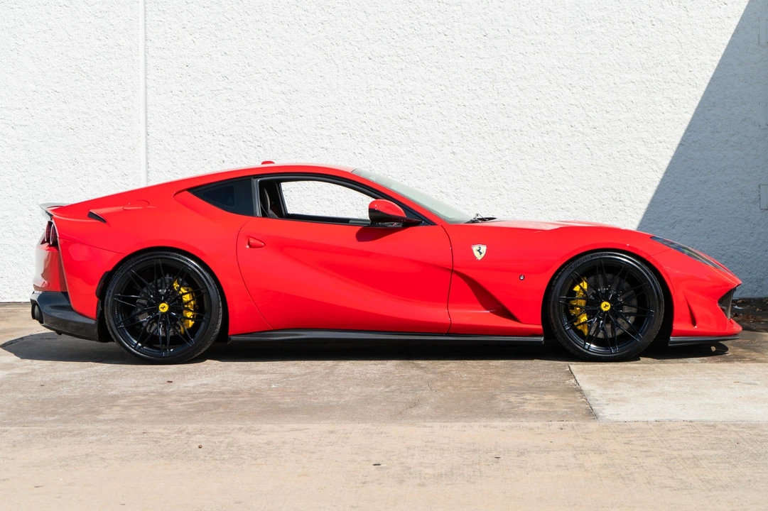 2019 Ferrari 812 Superfast - Image 8 of 31