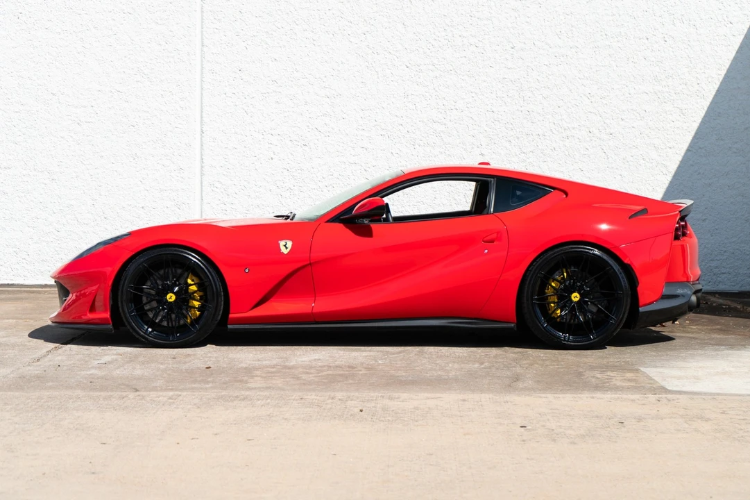 2019 Ferrari 812 Superfast - Image 3 of 31