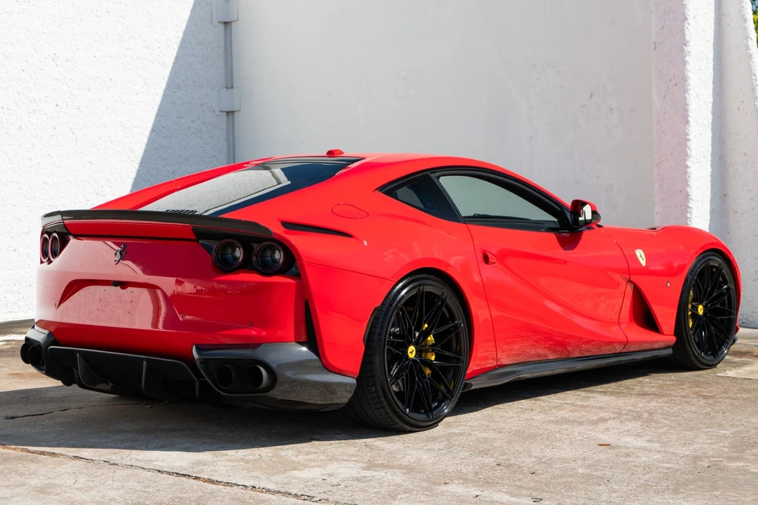 2019 Ferrari 812 Superfast - Image 9 of 31