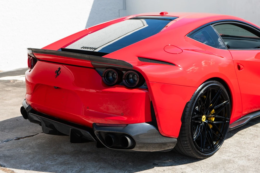 2019 Ferrari 812 Superfast - Image 16 of 31