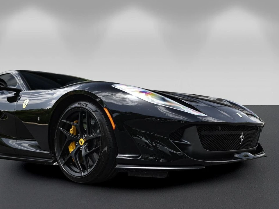 2019 Ferrari 812 Superfast - Image 9 of 31