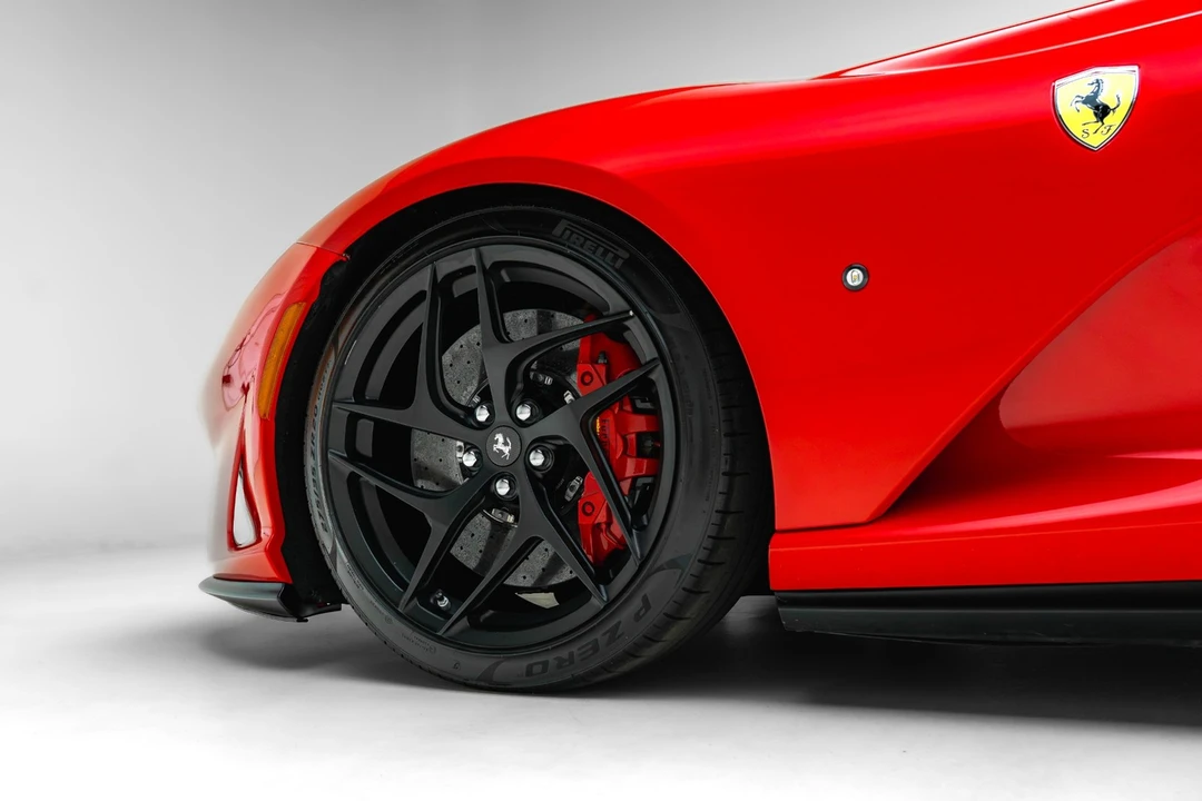 2019 Ferrari 812 Superfast - Image 15 of 31