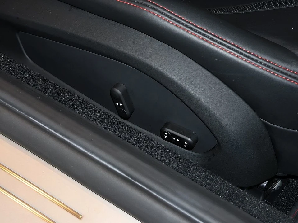 2019 Ferrari 812 Superfast - Image 27 of 31