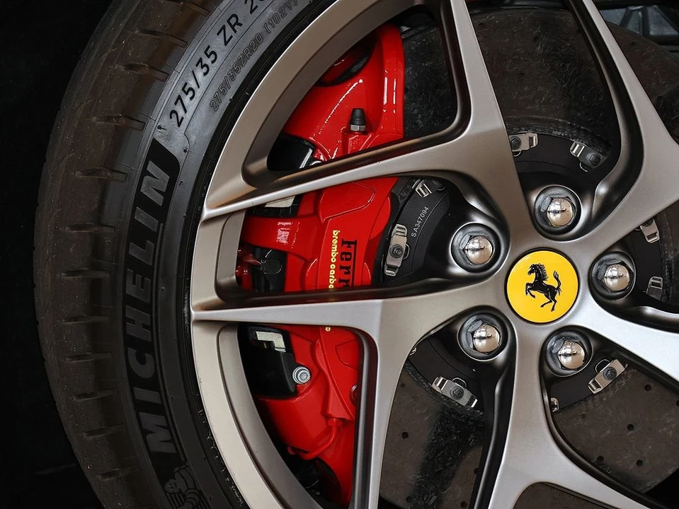 2019 Ferrari 812 Superfast - Image 10 of 31