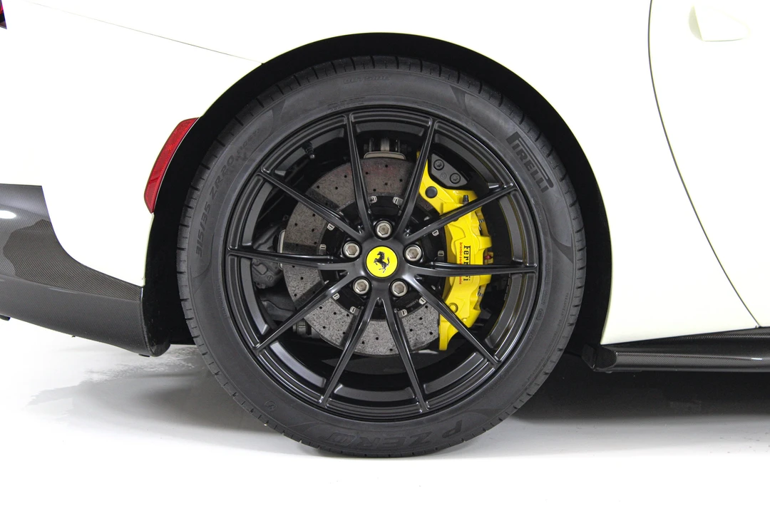 2019 Ferrari 812 Superfast - Image 17 of 31