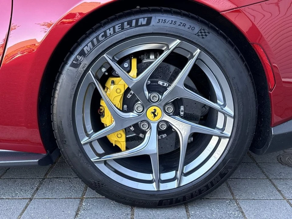 2019 Ferrari 812 Superfast - Image 10 of 31
