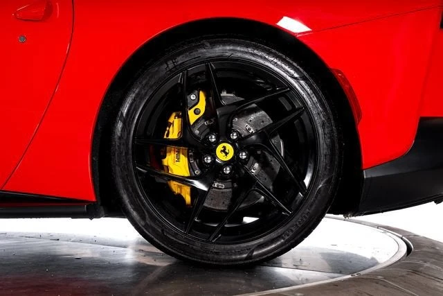 2019 Ferrari 812 Superfast - Image 19 of 31