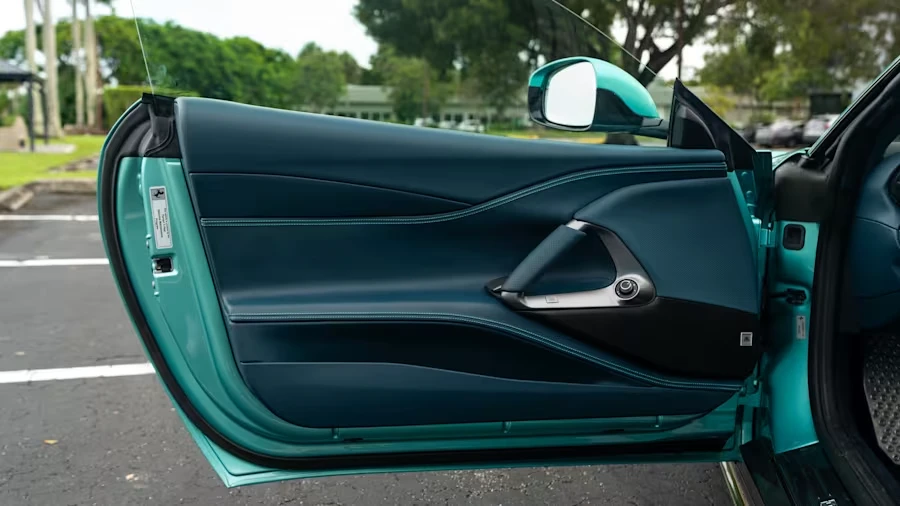 2019 Ferrari 812 Superfast - Image 24 of 31