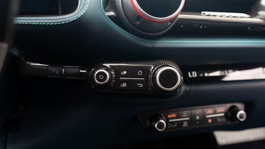 2019 Ferrari 812 Superfast - Image 27 of 31