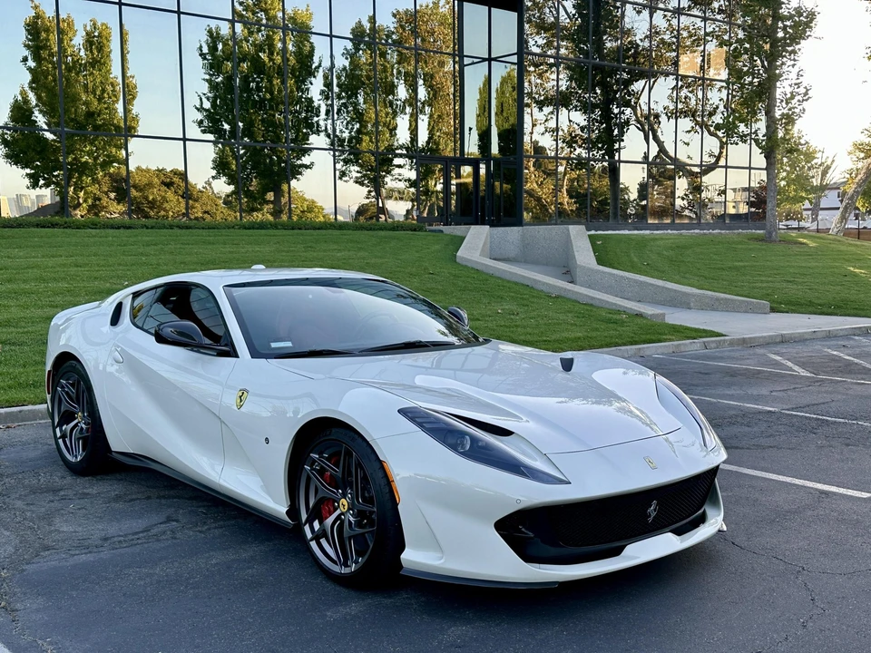 2019 Ferrari 812 Superfast - Image 19 of 31