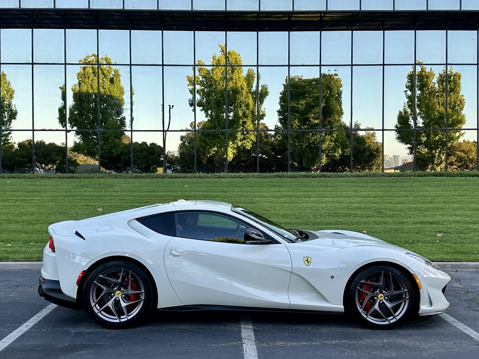 2019 Ferrari 812 Superfast - Image 21 of 31