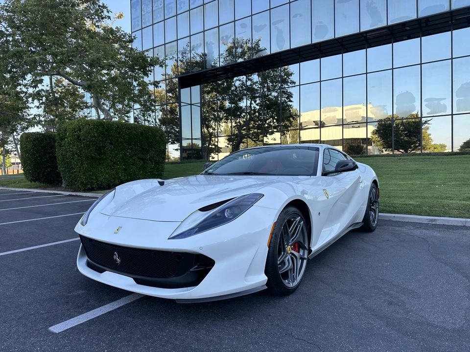2019 Ferrari 812 Superfast - Image 10 of 31