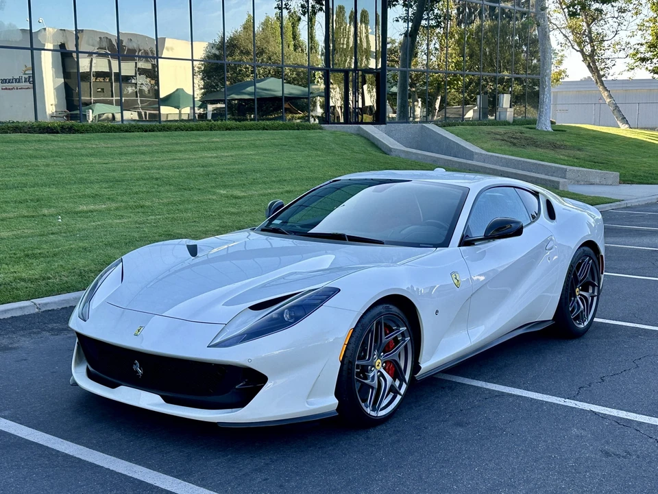 2019 Ferrari 812 Superfast - Image 9 of 31