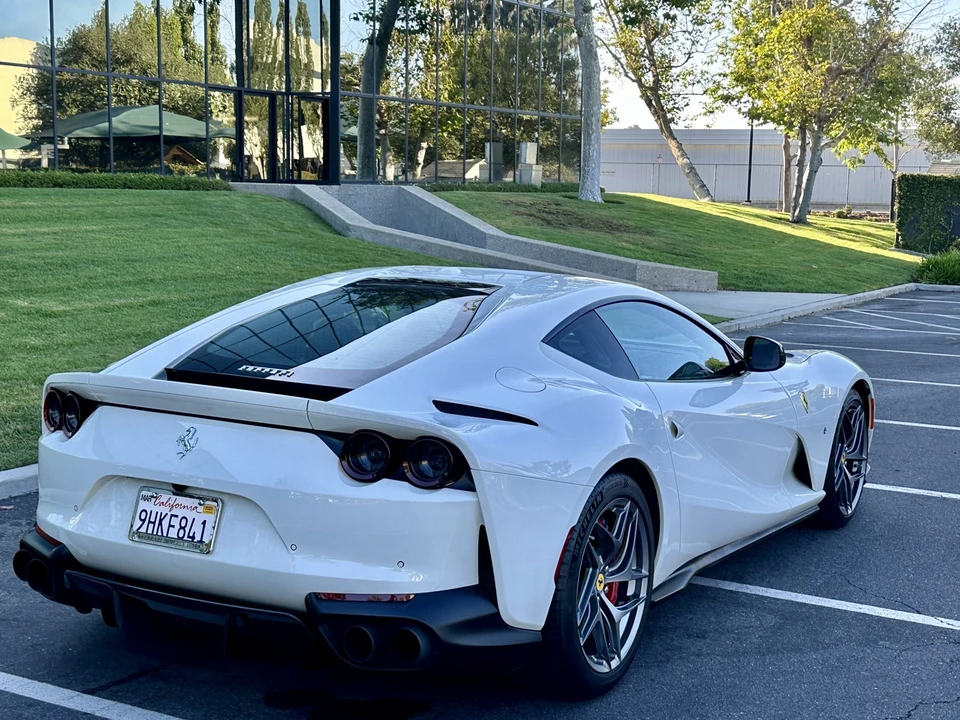 2019 Ferrari 812 Superfast - Image 22 of 31