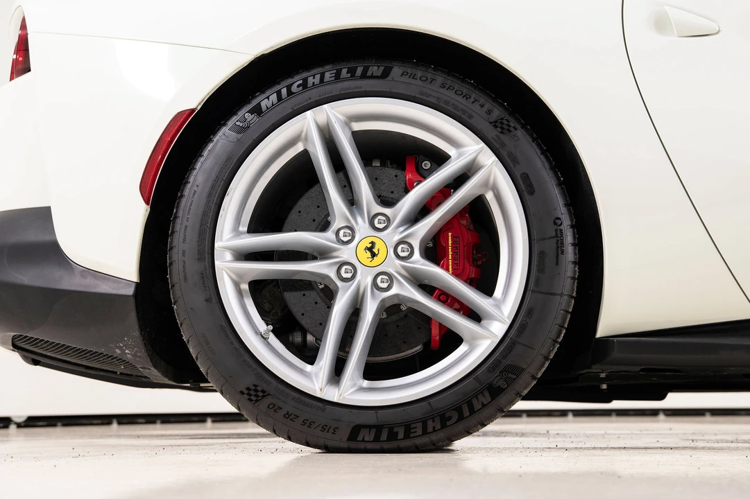 2019 Ferrari 812 Superfast - Image 23 of 31
