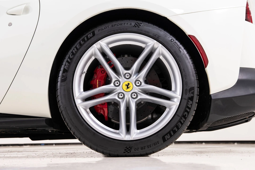 2019 Ferrari 812 Superfast - Image 22 of 31