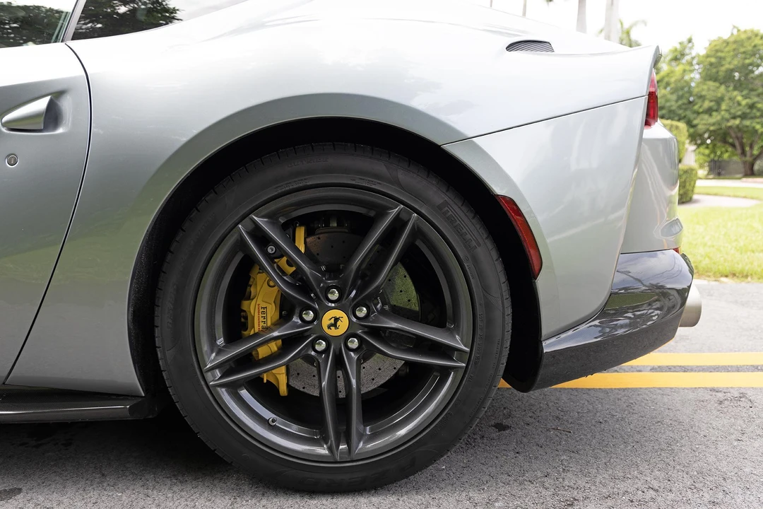 2019 Ferrari 812 Superfast - Image 19 of 31