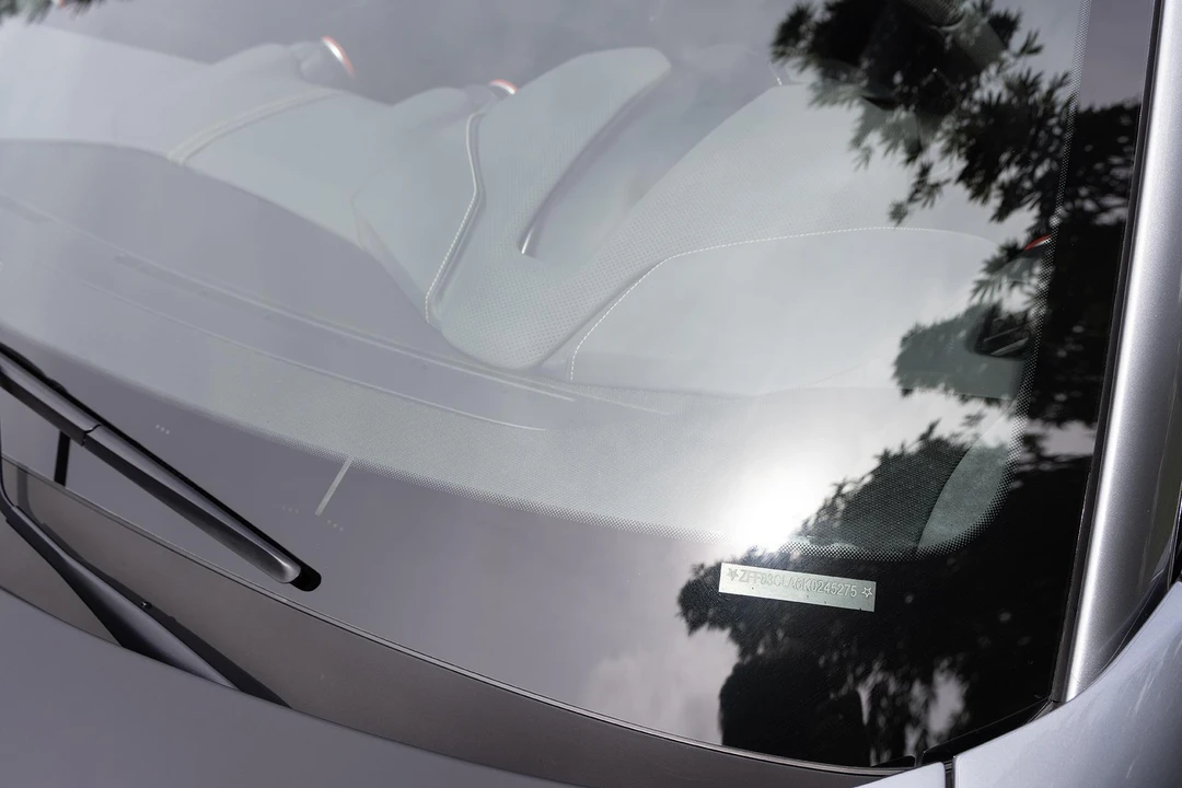 2019 Ferrari 812 Superfast - Image 28 of 31