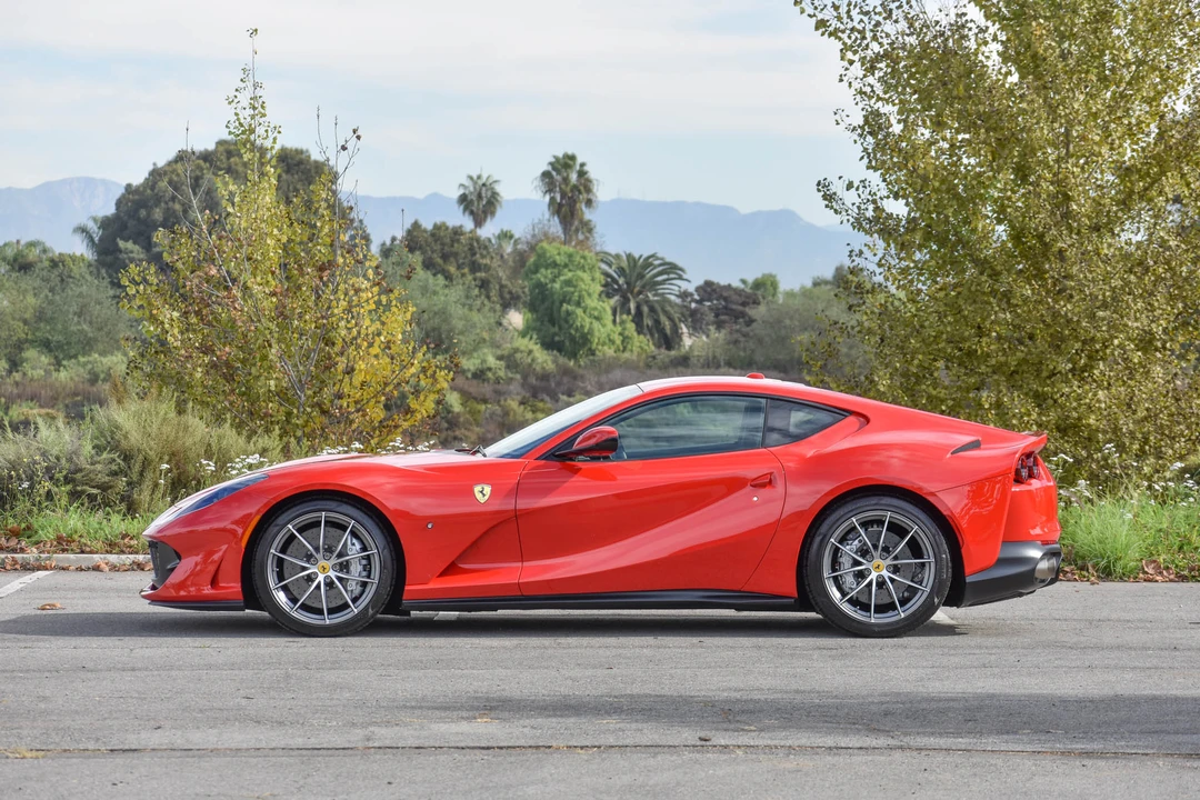 2019 Ferrari 812 Superfast - Image 9 of 31