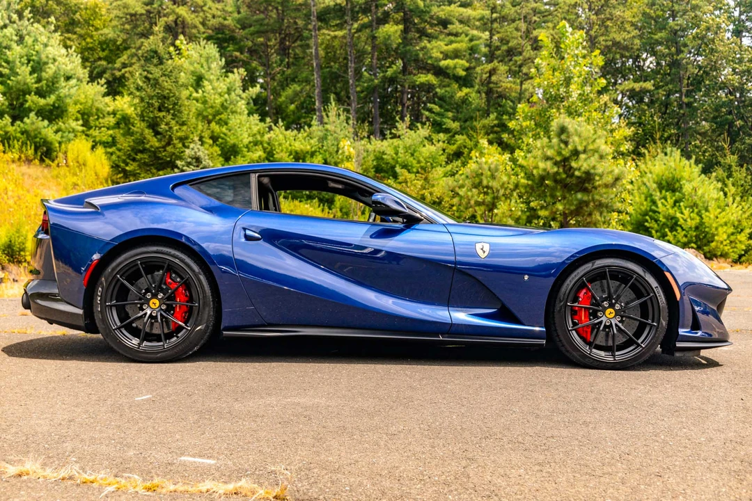 2019 Ferrari 812 Superfast - Image 10 of 31