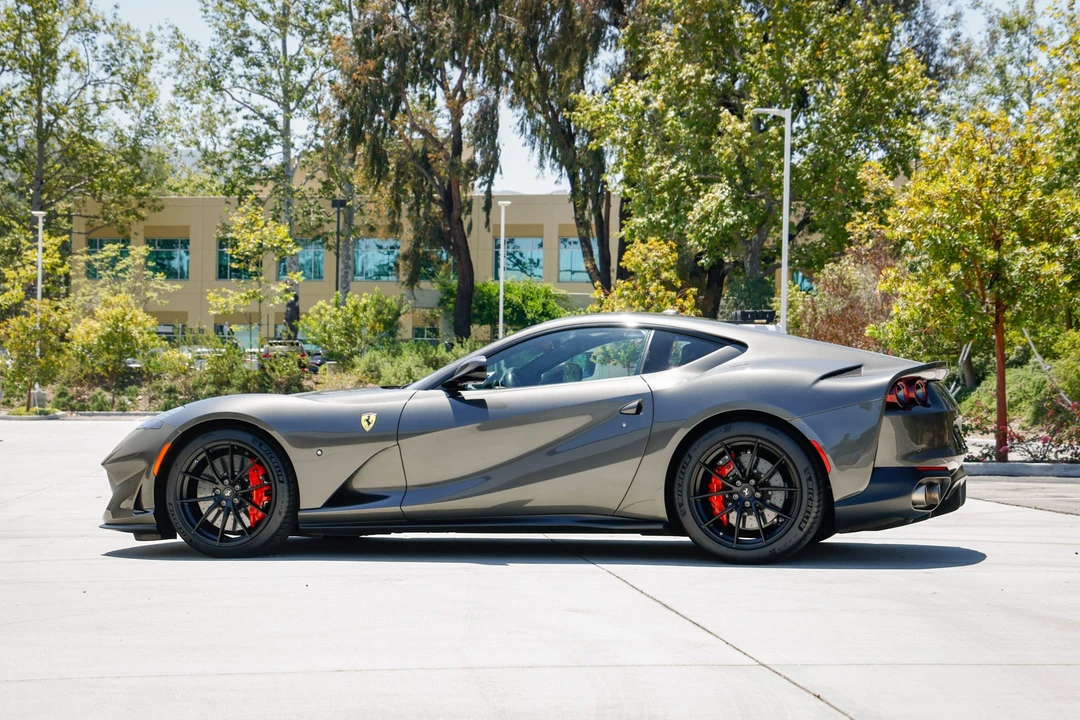 2019 Ferrari 812 Superfast - Image 7 of 31