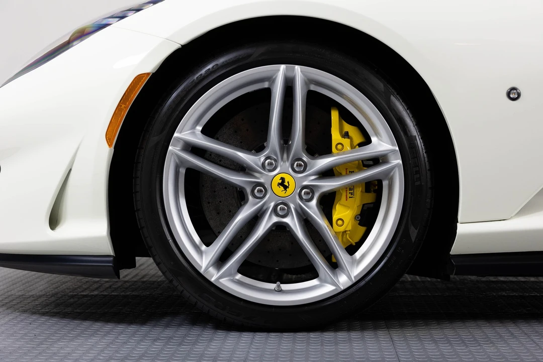 2019 Ferrari - Image 23 of 31