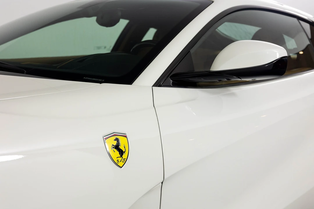 2019 Ferrari - Image 28 of 31