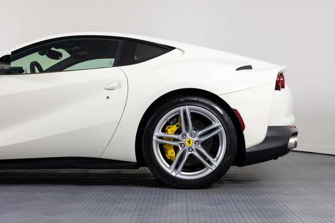 2019 Ferrari - Image 8 of 31