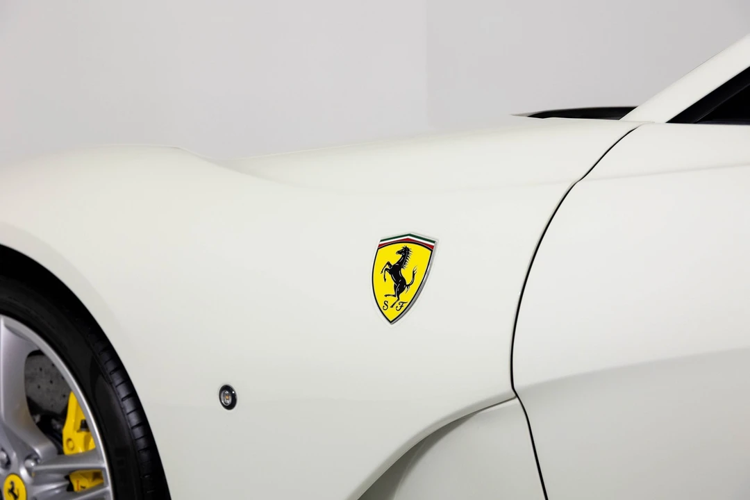 2019 Ferrari - Image 25 of 31