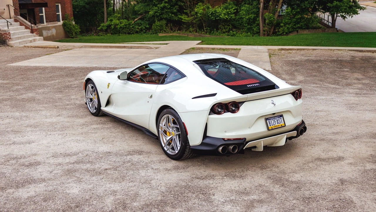 2019 Ferrari 812 Superfast - Image 17 of 31