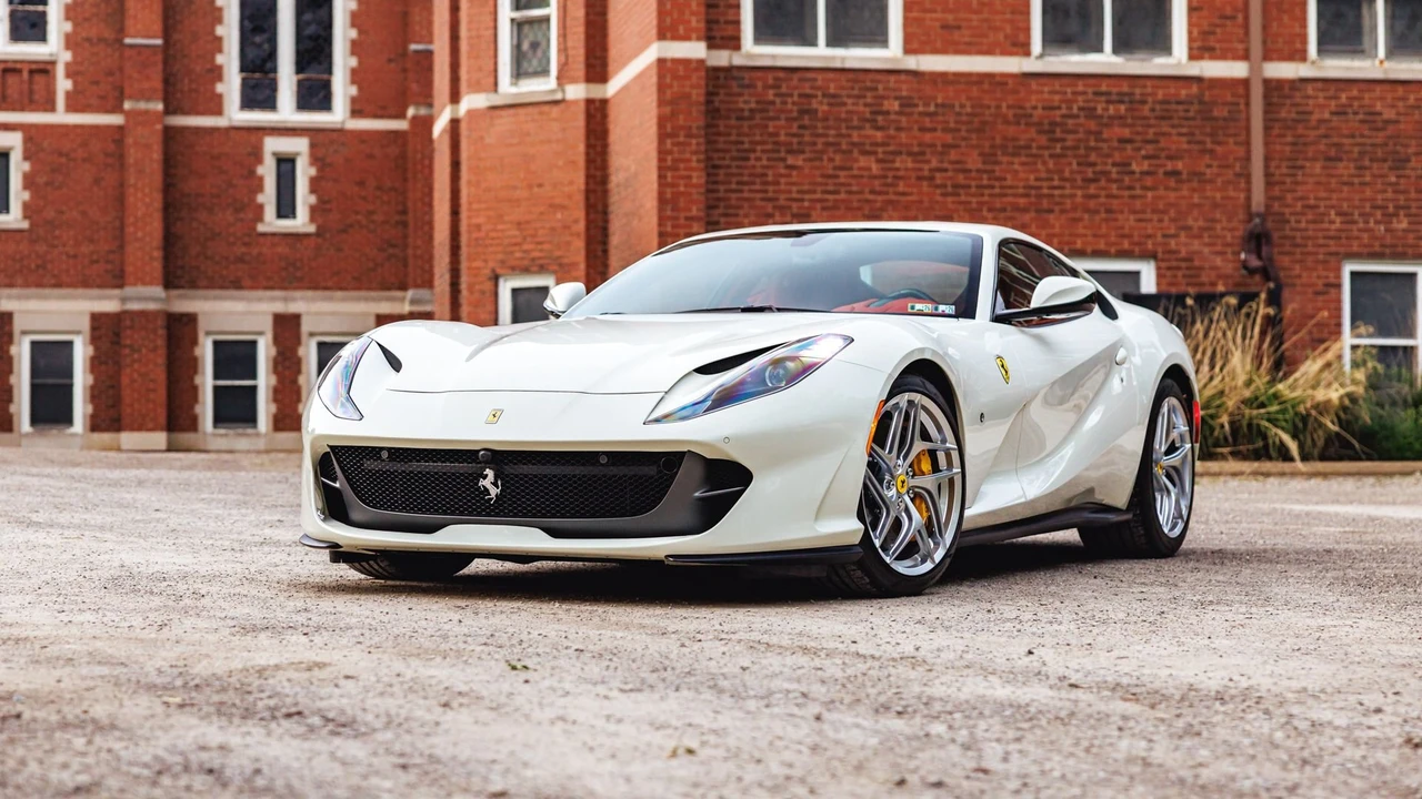 2019 Ferrari 812 Superfast - Image 9 of 31