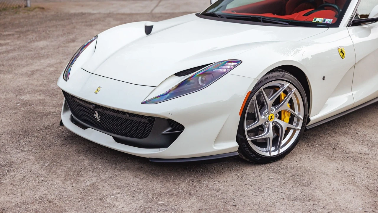 2019 Ferrari 812 Superfast - Image 19 of 31
