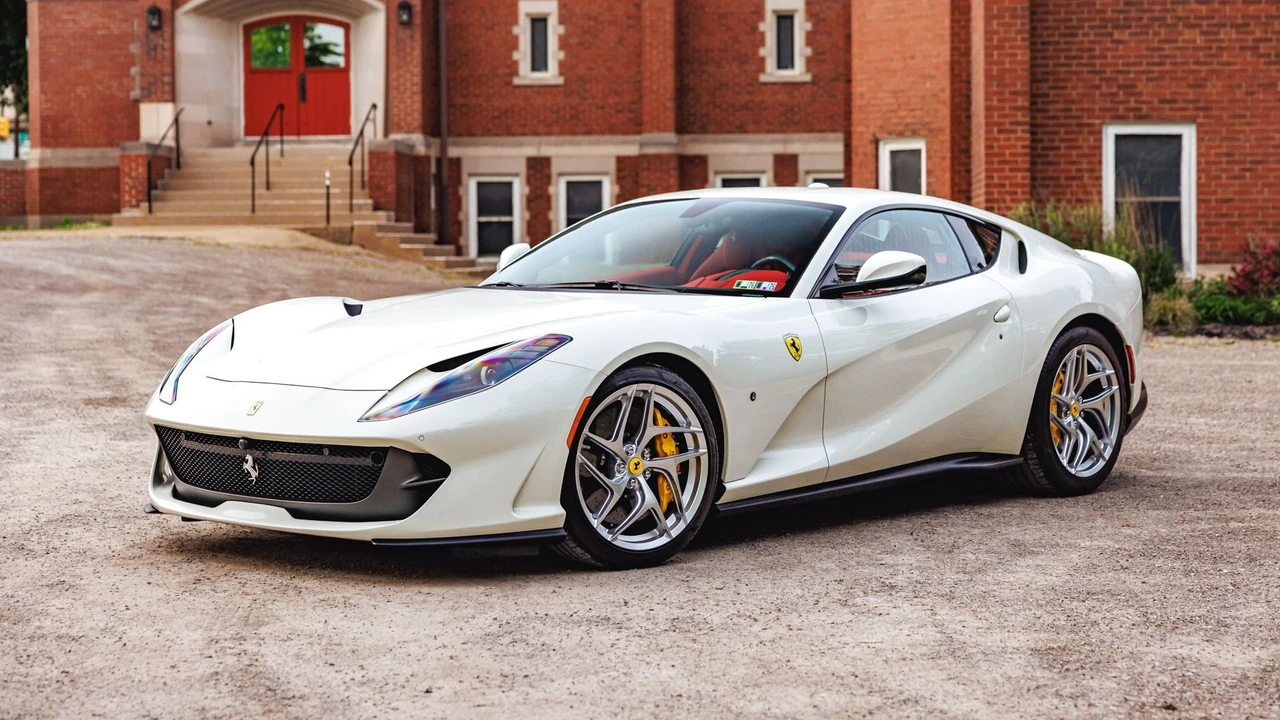 2019 Ferrari 812 Superfast - Image 10 of 31