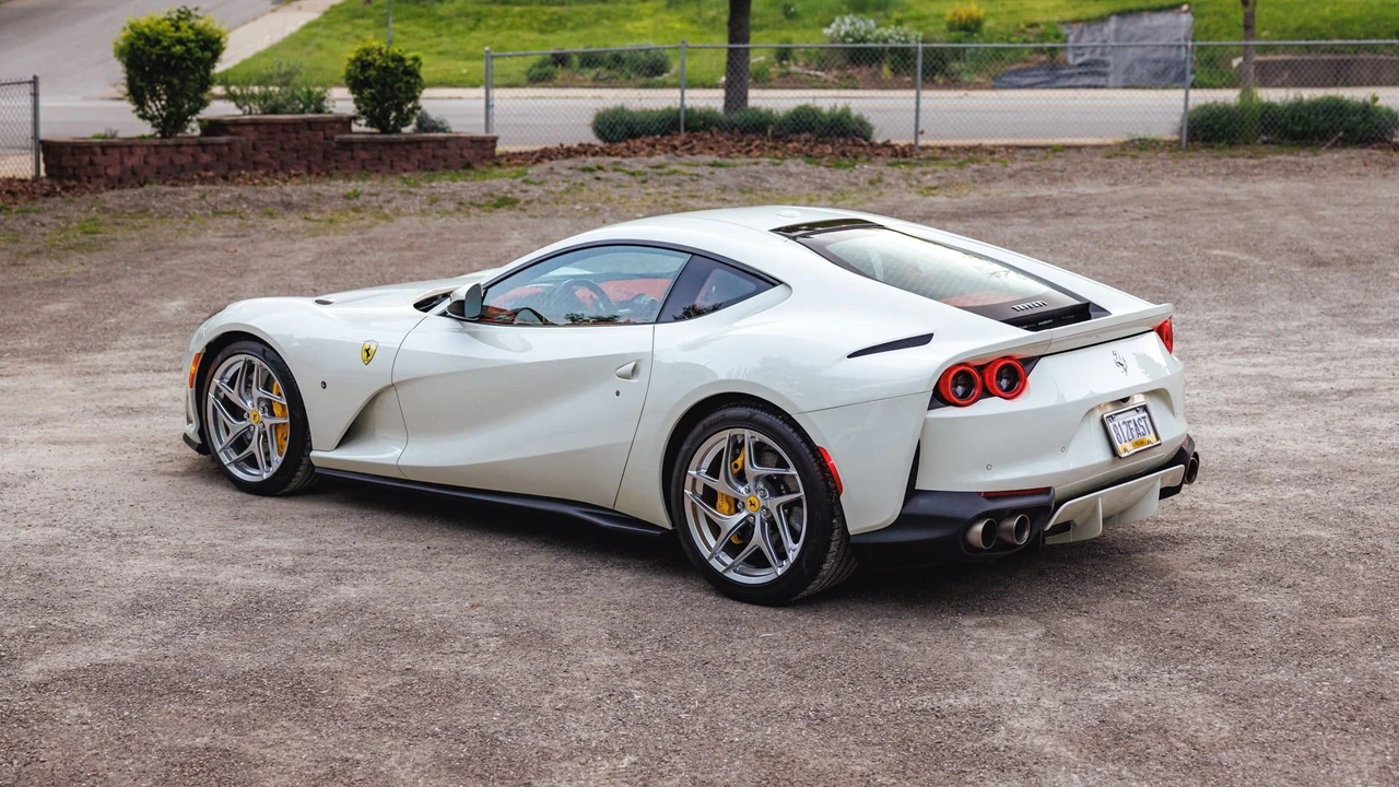 2019 Ferrari 812 Superfast - Image 16 of 31