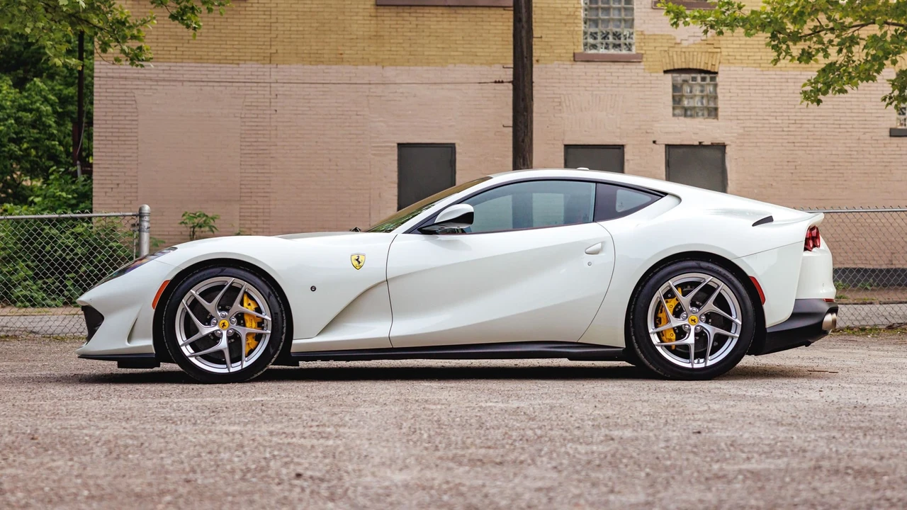2019 Ferrari 812 Superfast - Image 3 of 31