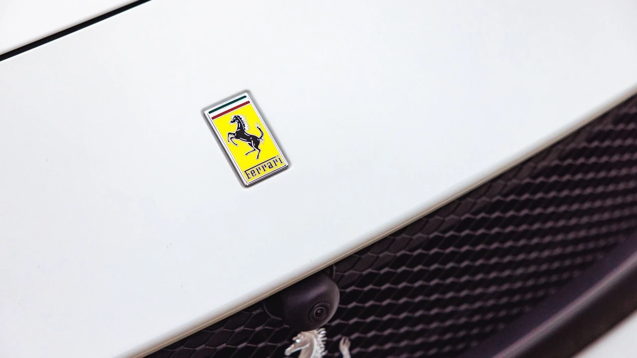 2019 Ferrari 812 Superfast - Image 27 of 31