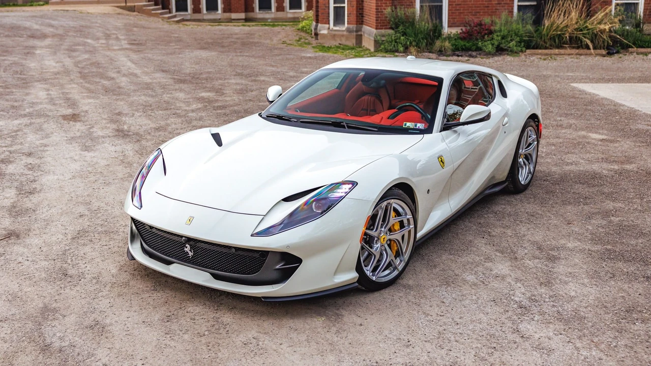2019 Ferrari 812 Superfast - Image 15 of 31