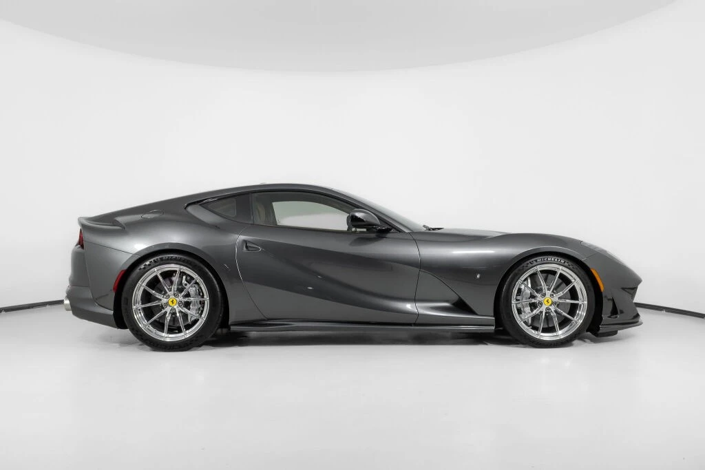 2019 Ferrari 812 Superfast - Image 10 of 31