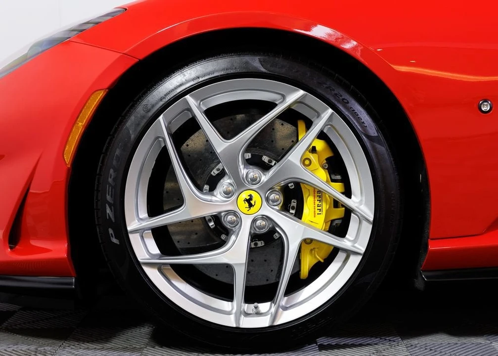 2019 Ferrari 812 Superfast - Image 5 of 31