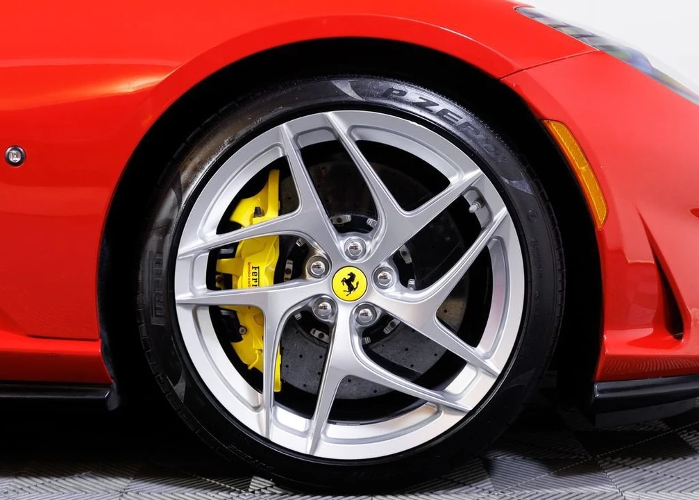 2019 Ferrari 812 Superfast - Image 7 of 31